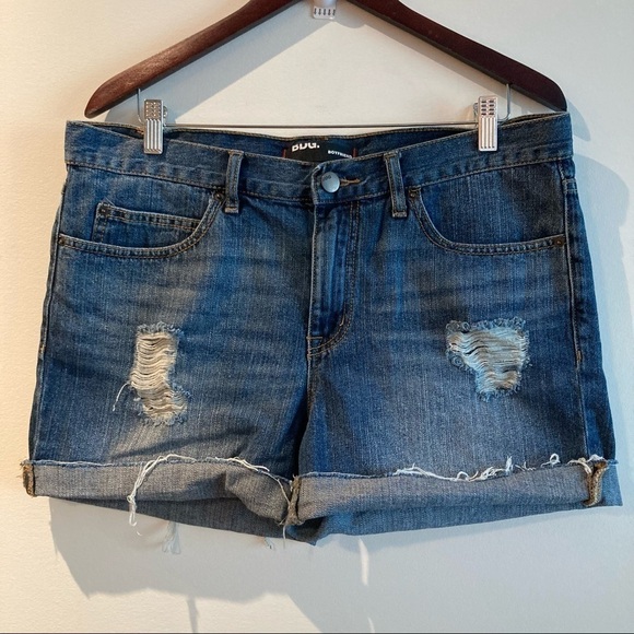 BDG Sz 32 Boyfriend Distressed High Rise Mid-Wash  Shorts - Picture 1 of 5